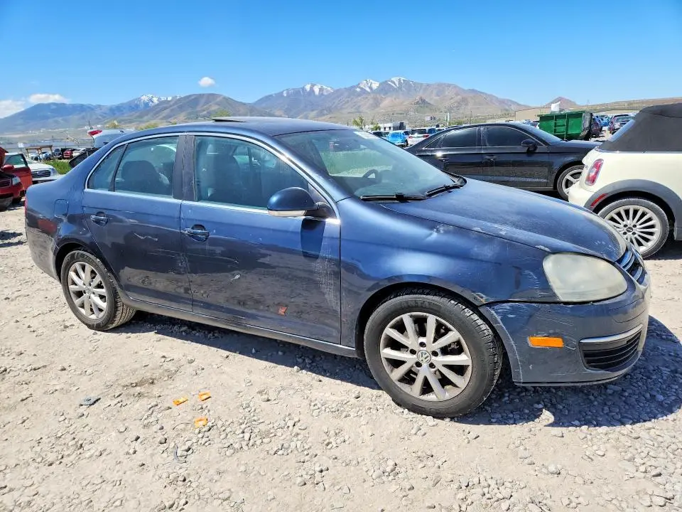 2010 VOLKSWAGEN JETTA SE  