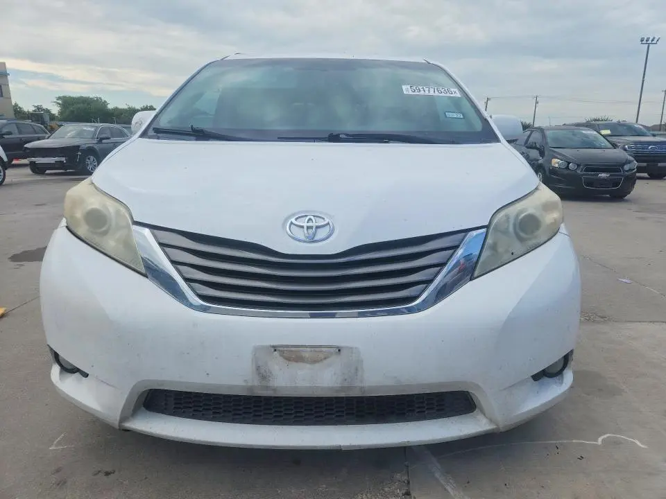 2012 TOYOTA SIENNA XLE 8-PASSENGER  