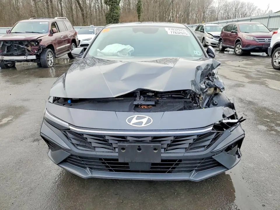 2024 HYUNDAI ELANTRA SEL  