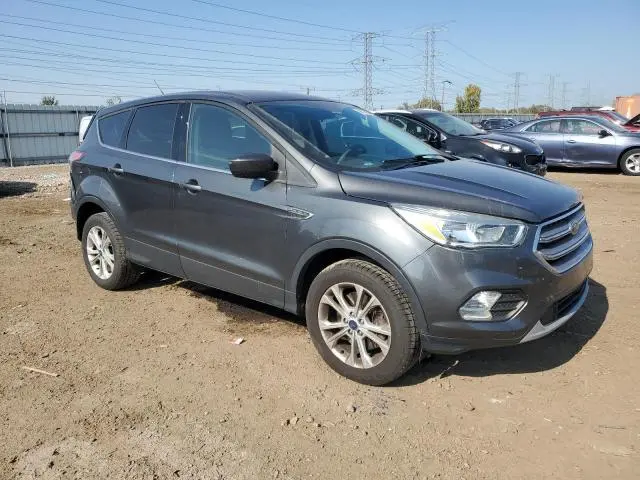 2017 FORD ESCAPE SE  