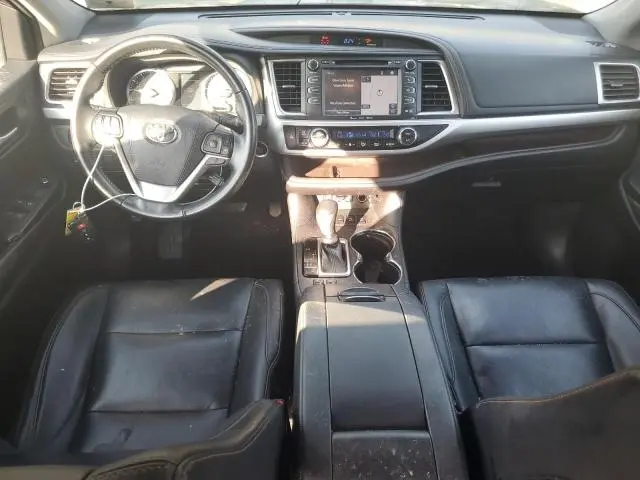2019 TOYOTA HIGHLANDER SE  