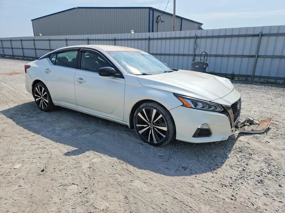 2020 NISSAN ALTIMA SR  