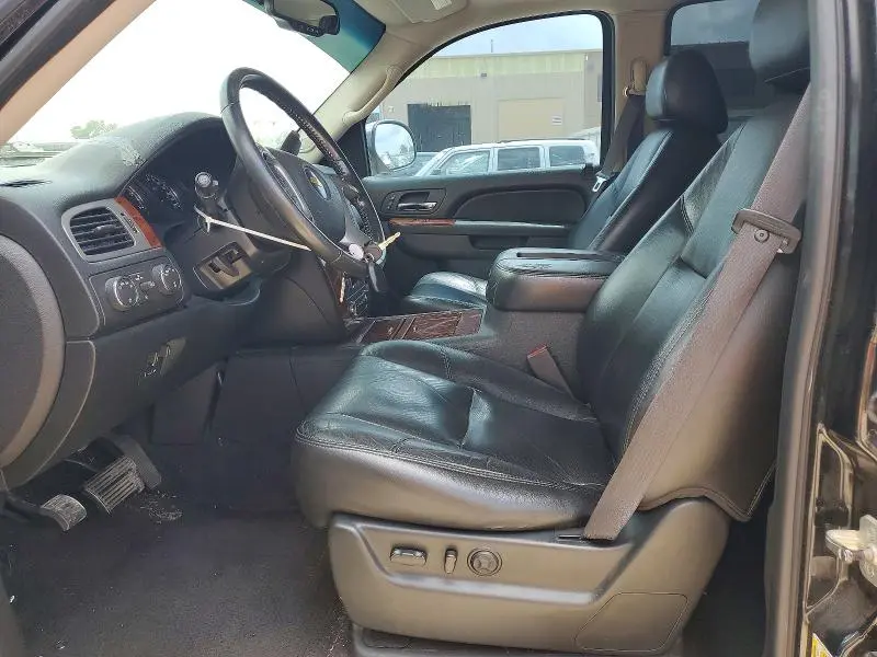 2011 CHEVROLET TAHOE LTZ  