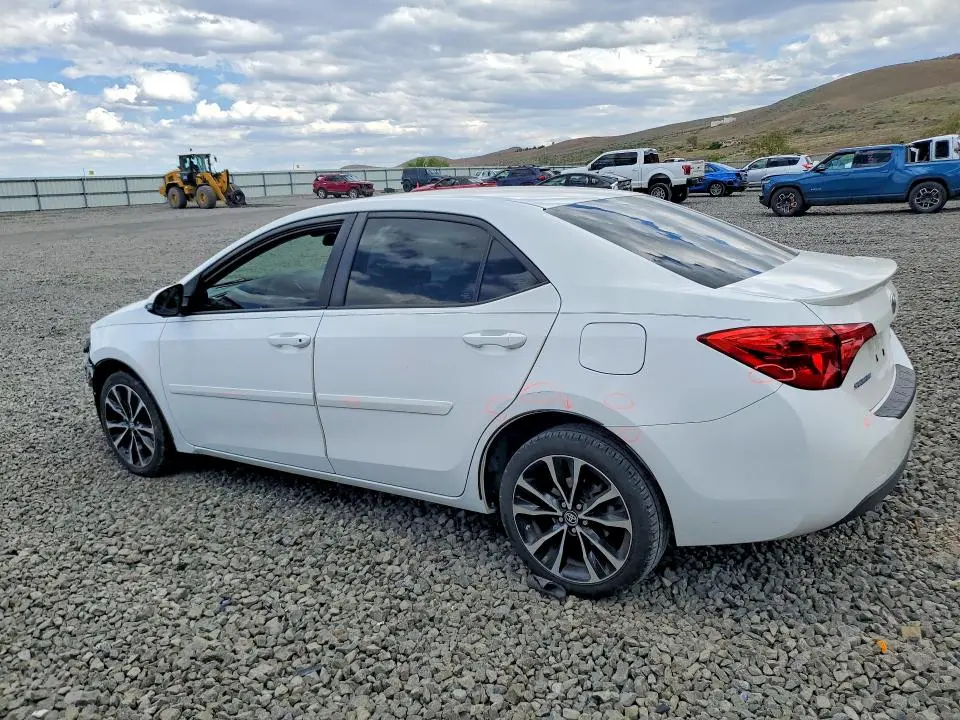2017 TOYOTA COROLLA SE  