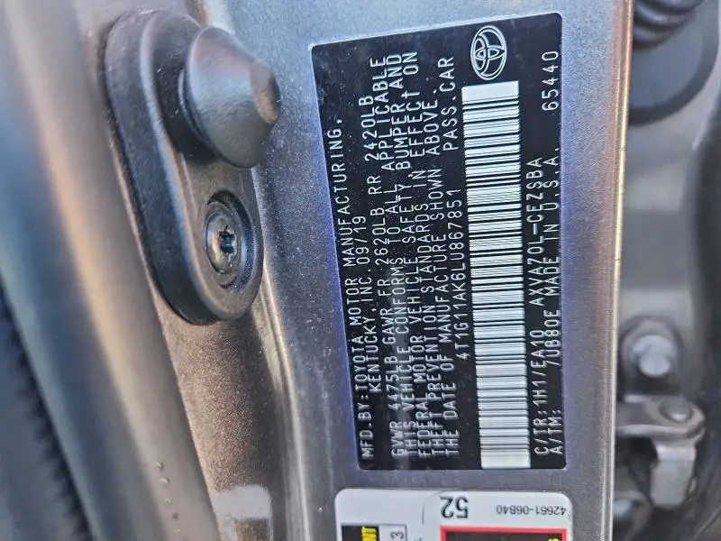 2020 TOYOTA CAMRY SE  