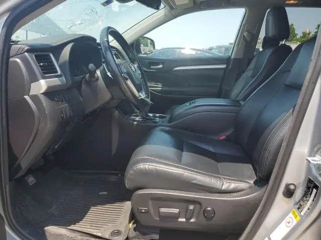 2018 TOYOTA HIGHLANDER SE  