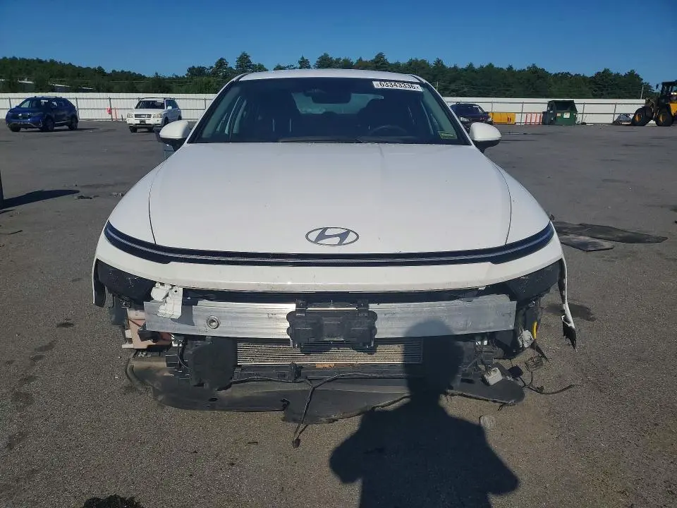 2025 HYUNDAI SONATA SE  