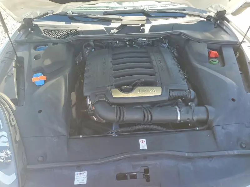 2017 PORSCHE CAYENNE   