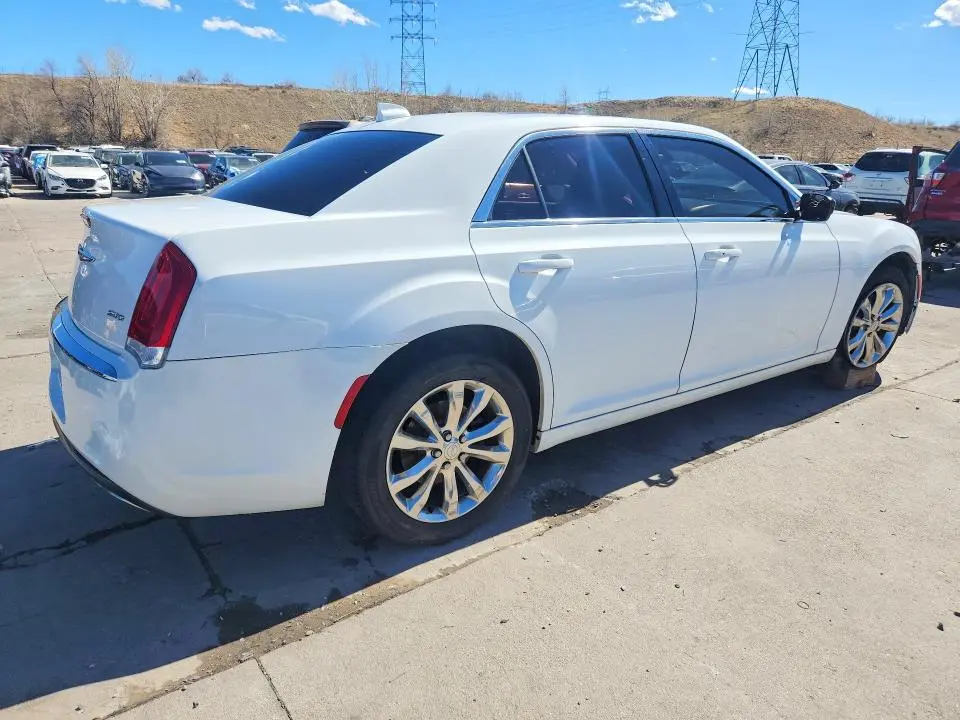 2016 CHRYSLER 300 LIMITED  