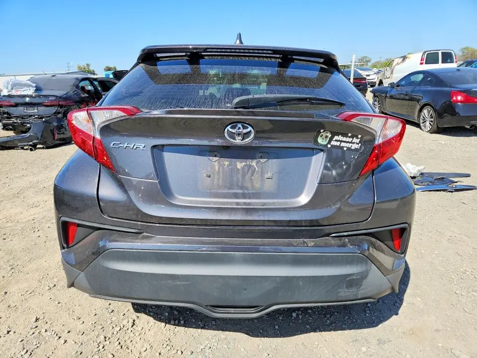 2020 TOYOTA C-HR XLE  