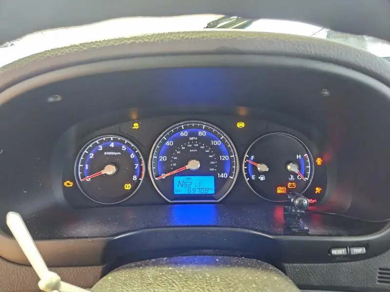 2011 HYUNDAI SANTA FE GLS  