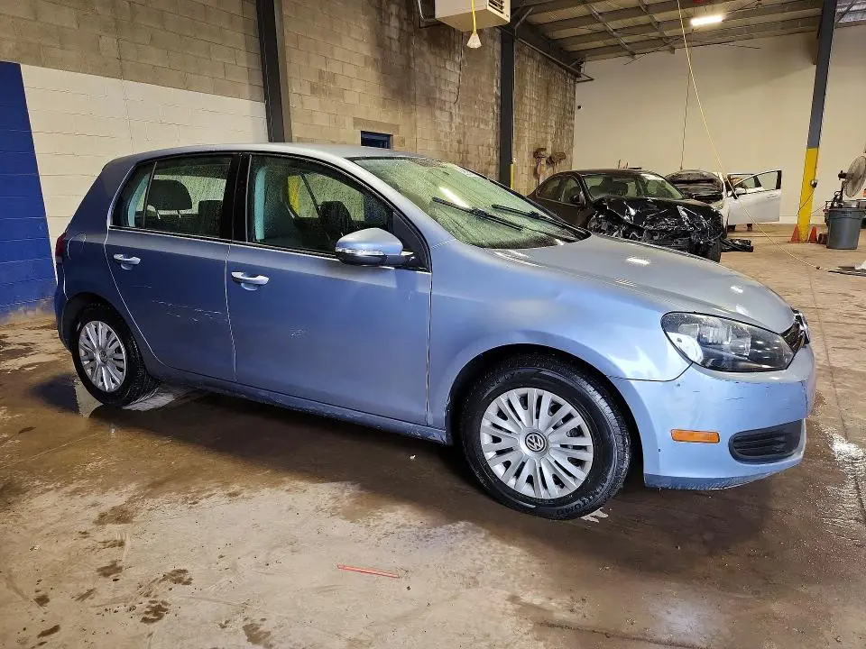 2011 VOLKSWAGEN GOLF   