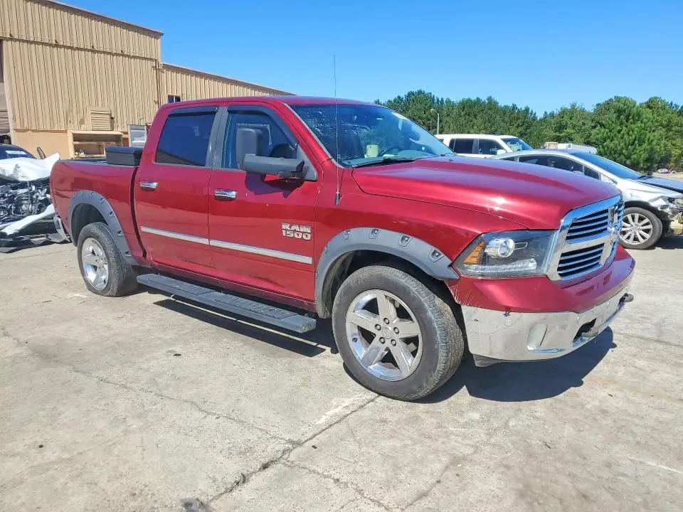 2015 RAM 1500 SLT  