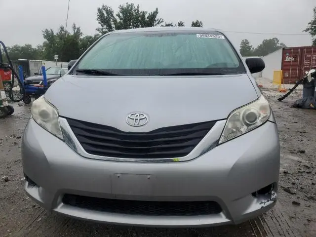 2014 TOYOTA SIENNA LE  