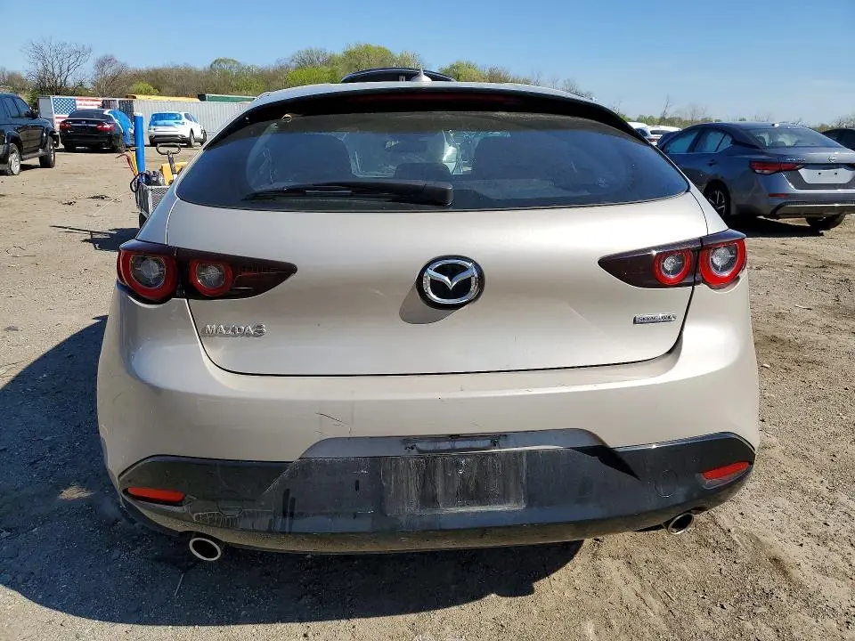 2023 MAZDA 3 PREMIUM  