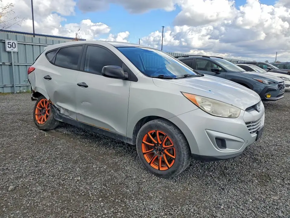 2011 HYUNDAI TUCSON GL  