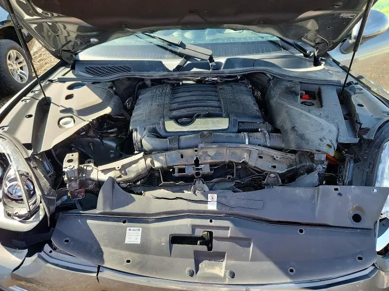 2017 PORSCHE CAYENNE   