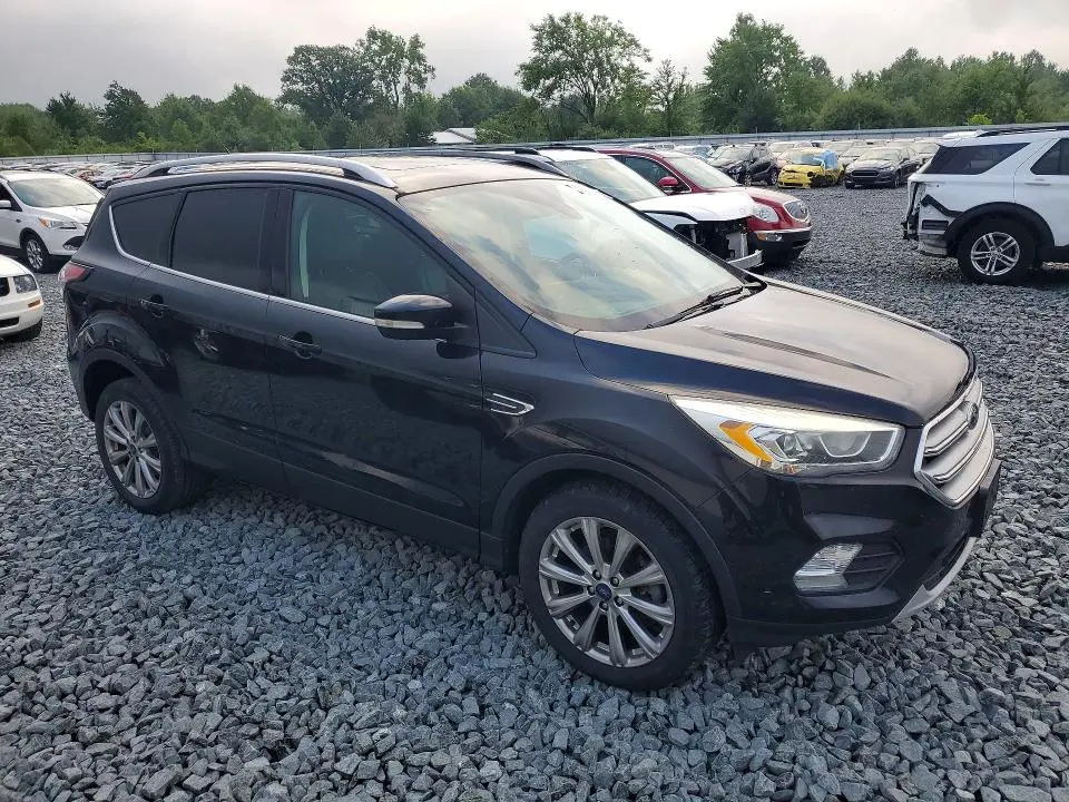 2017 FORD ESCAPE TITANIUM  