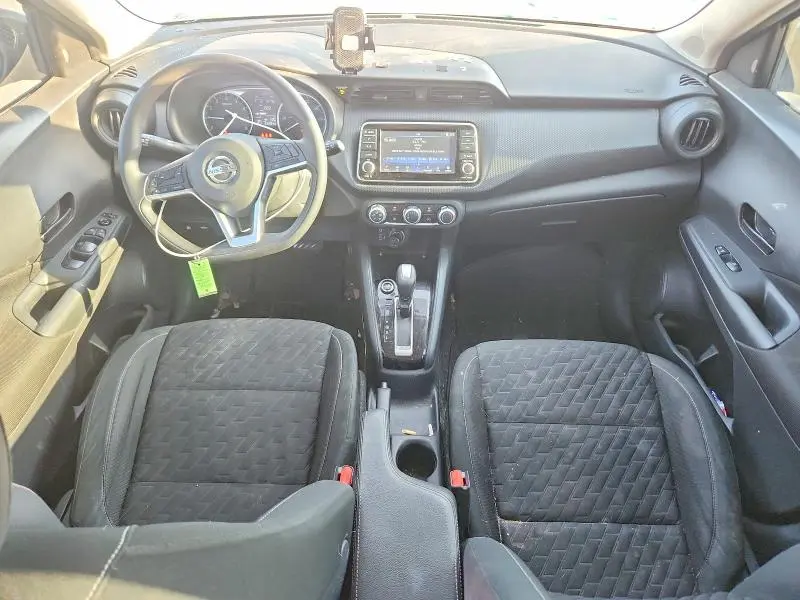 2021 NISSAN KICKS S  