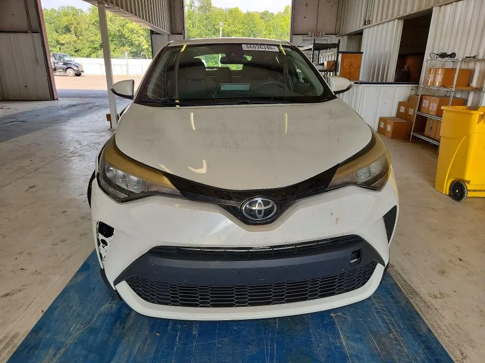 2021 TOYOTA C-HR LE  