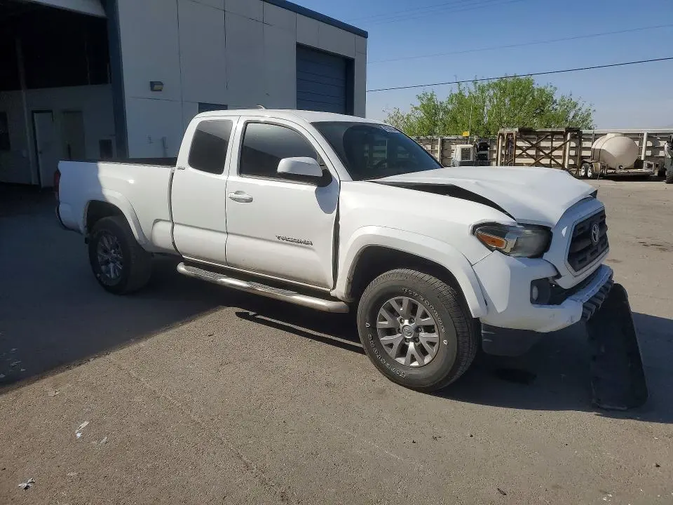 2017 TOYOTA TACOMA SR5 V6  