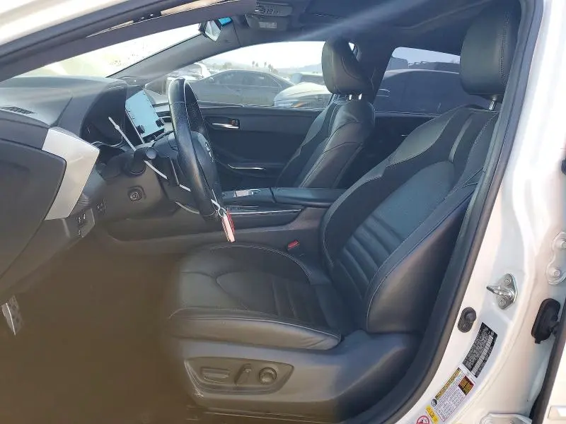 2019 TOYOTA AVALON XLE  