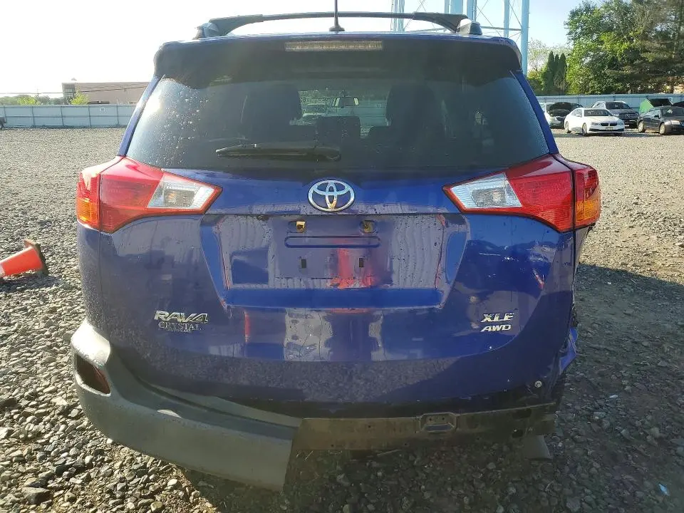 2015 TOYOTA RAV4 XLE  
