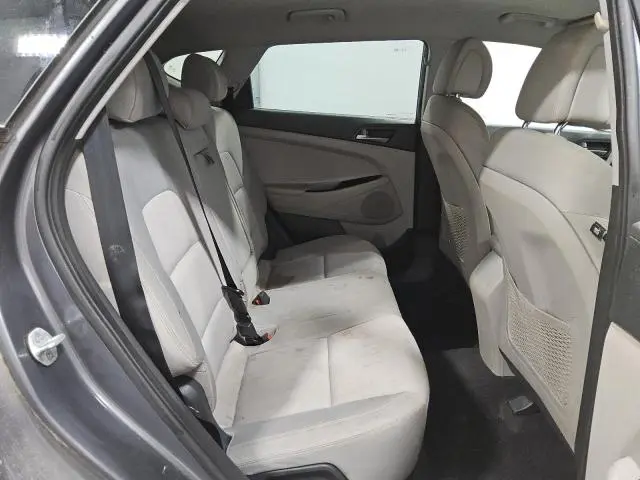 2018 HYUNDAI TUCSON SE  