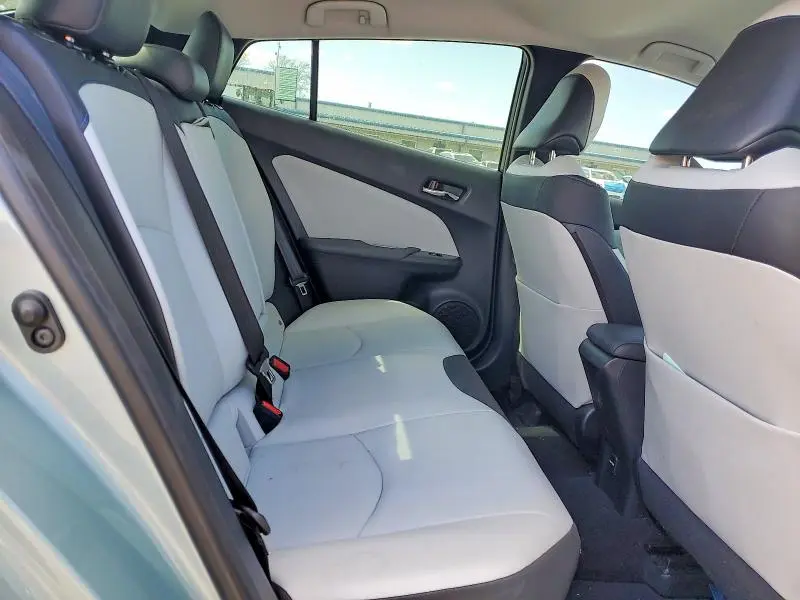 2016 TOYOTA PRIUS FOUR TOURING  