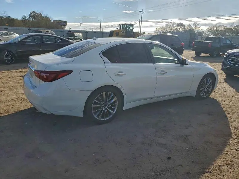 2018 INFINITI Q50 LUXE  
