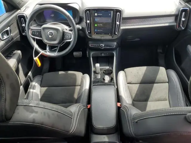 2022 VOLVO XC40 P8 RECHARGE PLUS  