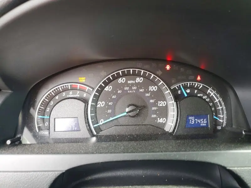 2012 TOYOTA CAMRY XLE  