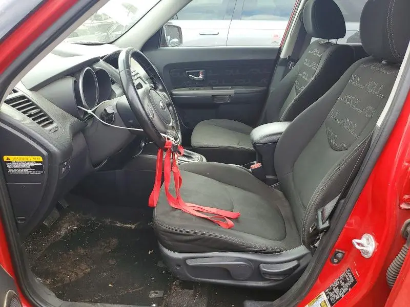 2013 KIA SOUL +  