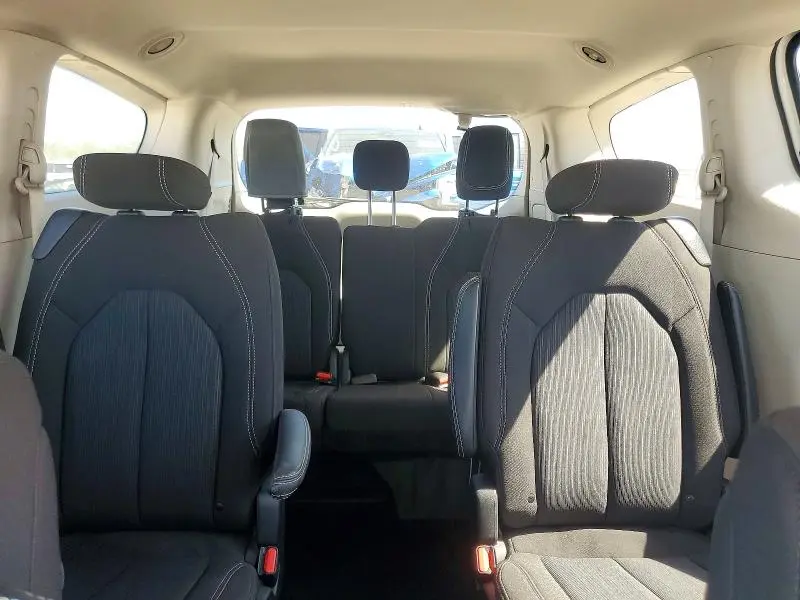 2024 CHRYSLER VOYAGER LX  