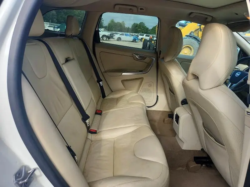 2014 VOLVO XC60 3.2  