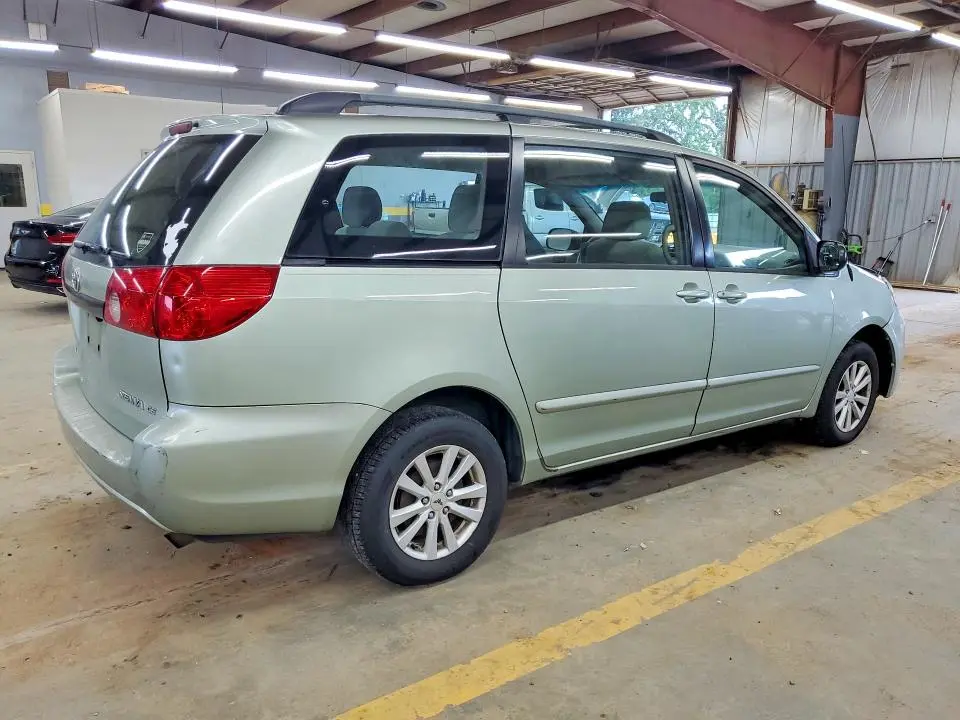 2021 TOYOTA SIENNA CE 8 PASSENGER  
