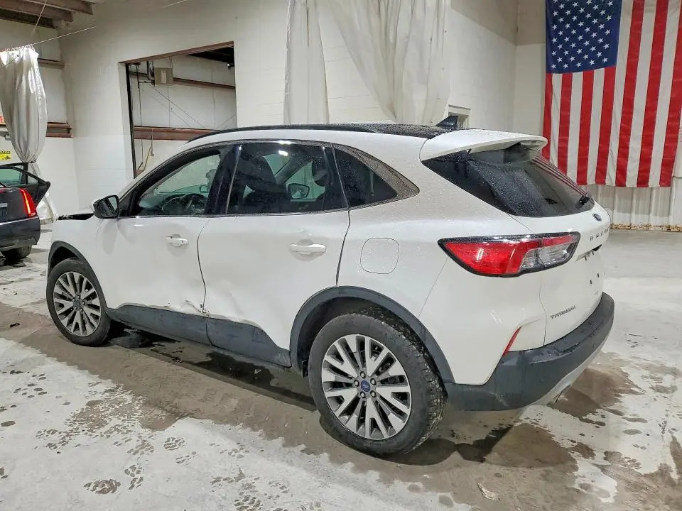 2022 FORD ESCAPE TITANIUM  