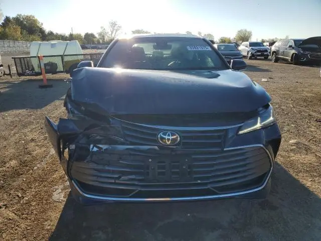 2019 TOYOTA AVALON XLE  