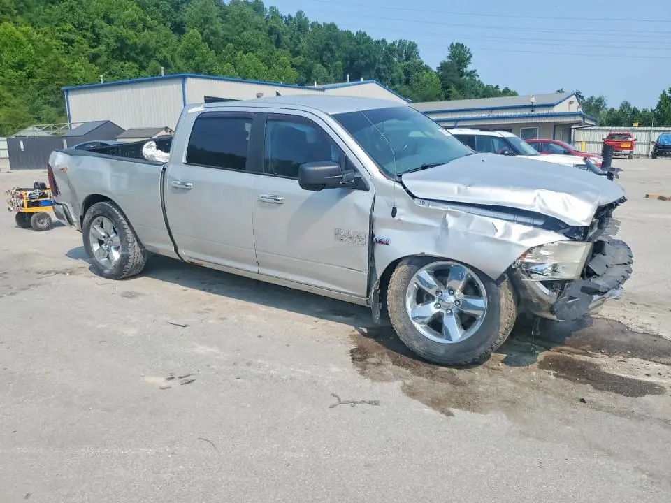 2017 RAM 1500 SLT  