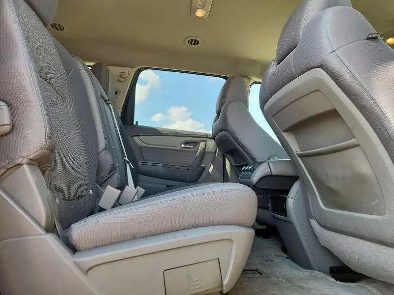 2013 CHEVROLET TRAVERSE LS  