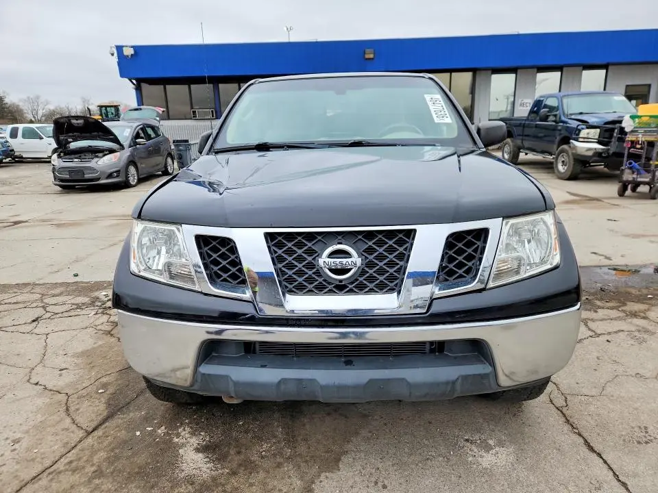 2011 NISSAN FRONTIER SV V6  