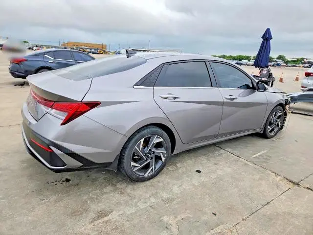 2024 HYUNDAI ELANTRA SEL  