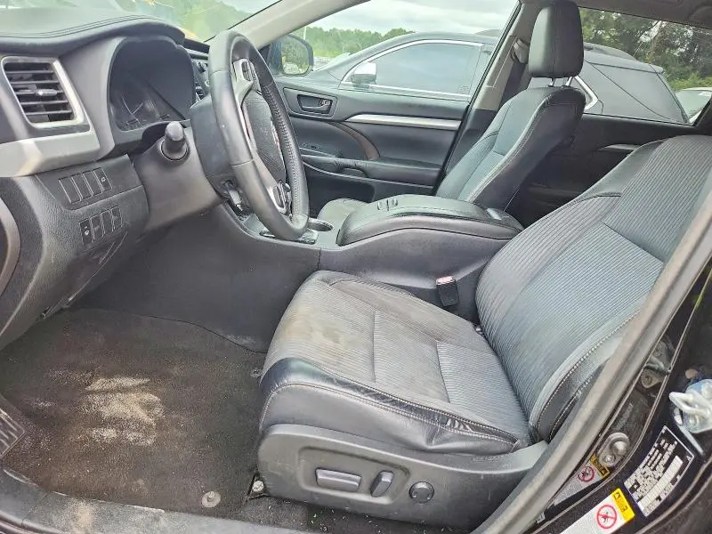 2015 TOYOTA HIGHLANDER LE PLUS  