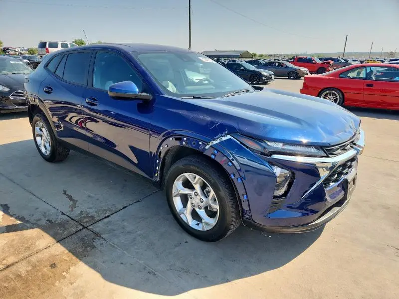 2024 CHEVROLET TRAX LS  
