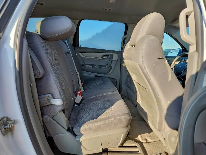 2016 CHEVROLET TRAVERSE LS  