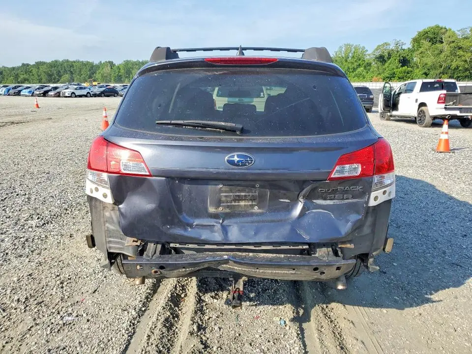 2011 SUBARU OUTBACK 3.6R LIMITED  