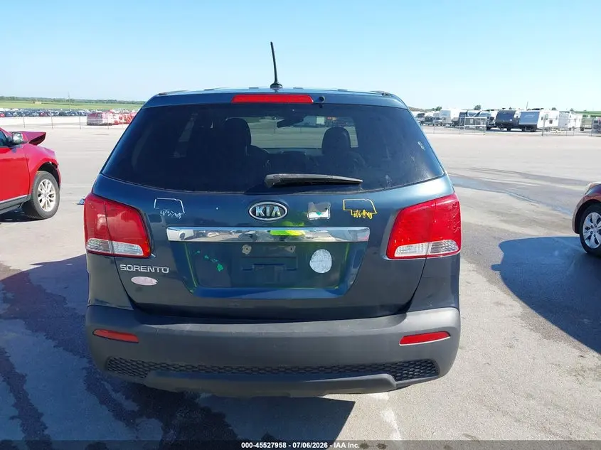 2011 KIA SORENTO LX