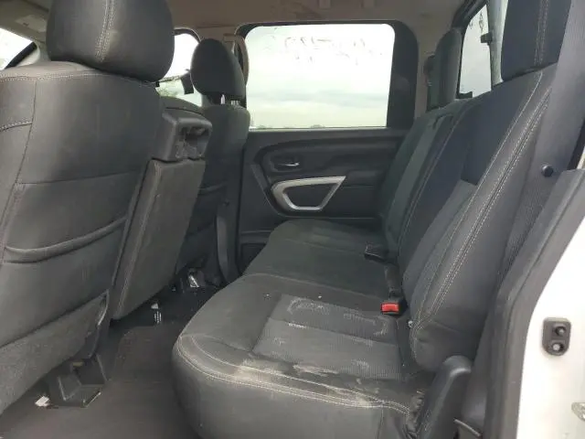2017 NISSAN TITAN SV