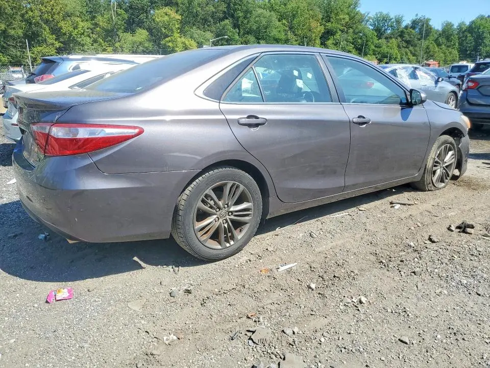 2016 TOYOTA CAMRY SE  