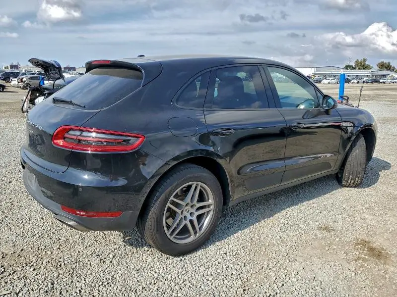 2018 PORSCHE MACAN   